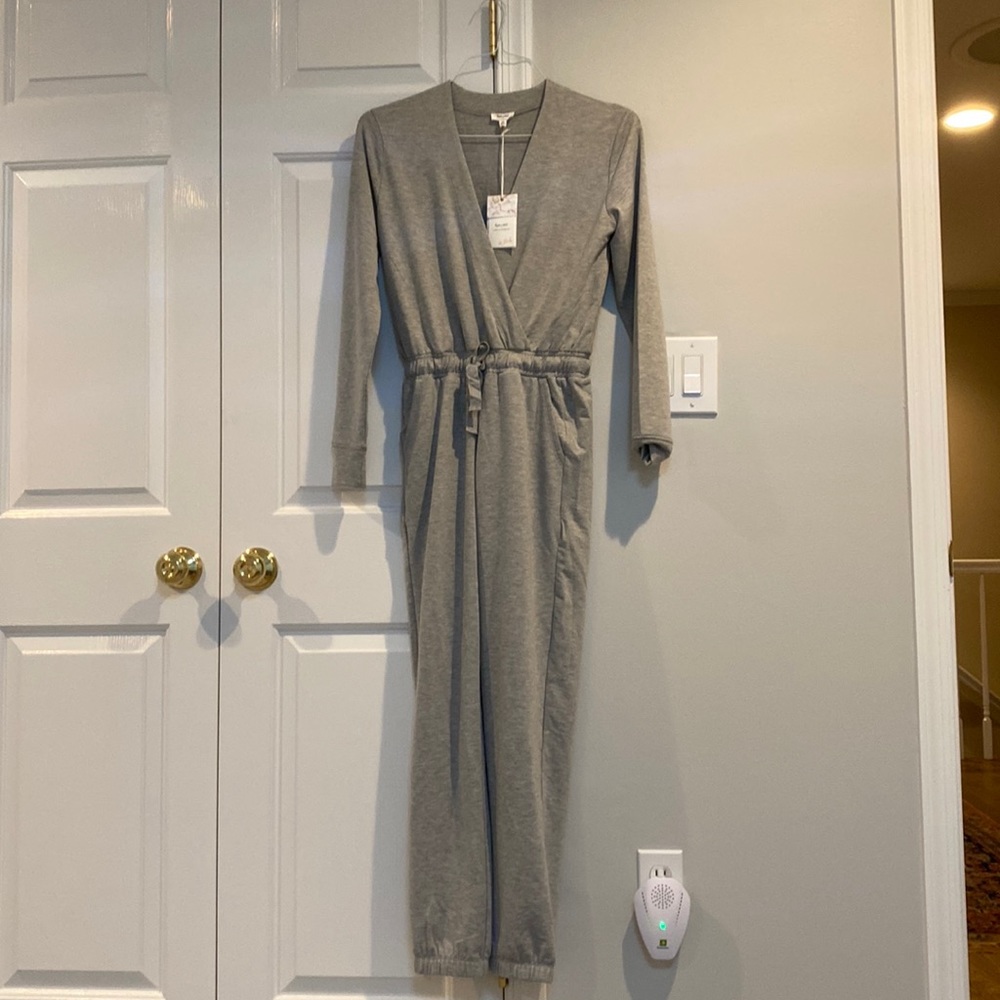 Super cute BRAND NEW Splendid x Cella Jane jumpsuit. Size XS. Originally $98.